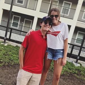 Meet your Posher, Hunter